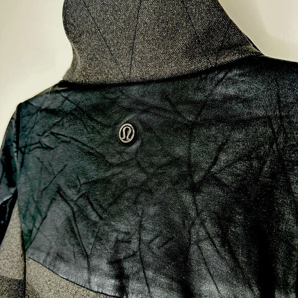 Lululemon Sweet Life Soot Black & Gray Stripe Biker Jacket Water Repel 4 - Picture 11 of 15